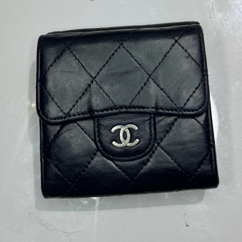 Chanel Wallet Navy leather Authentic